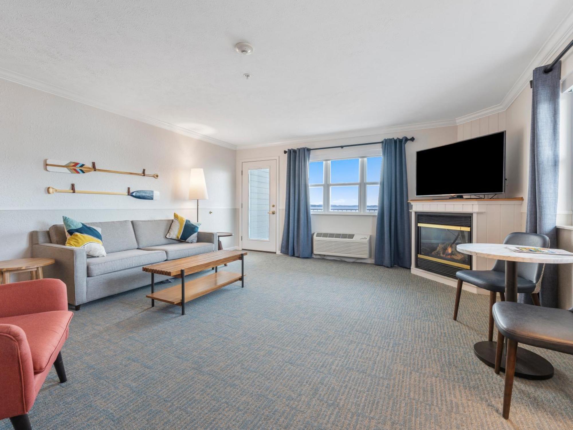 Cherry Tree Inn & Suites Traverse City Ngoại thất bức ảnh