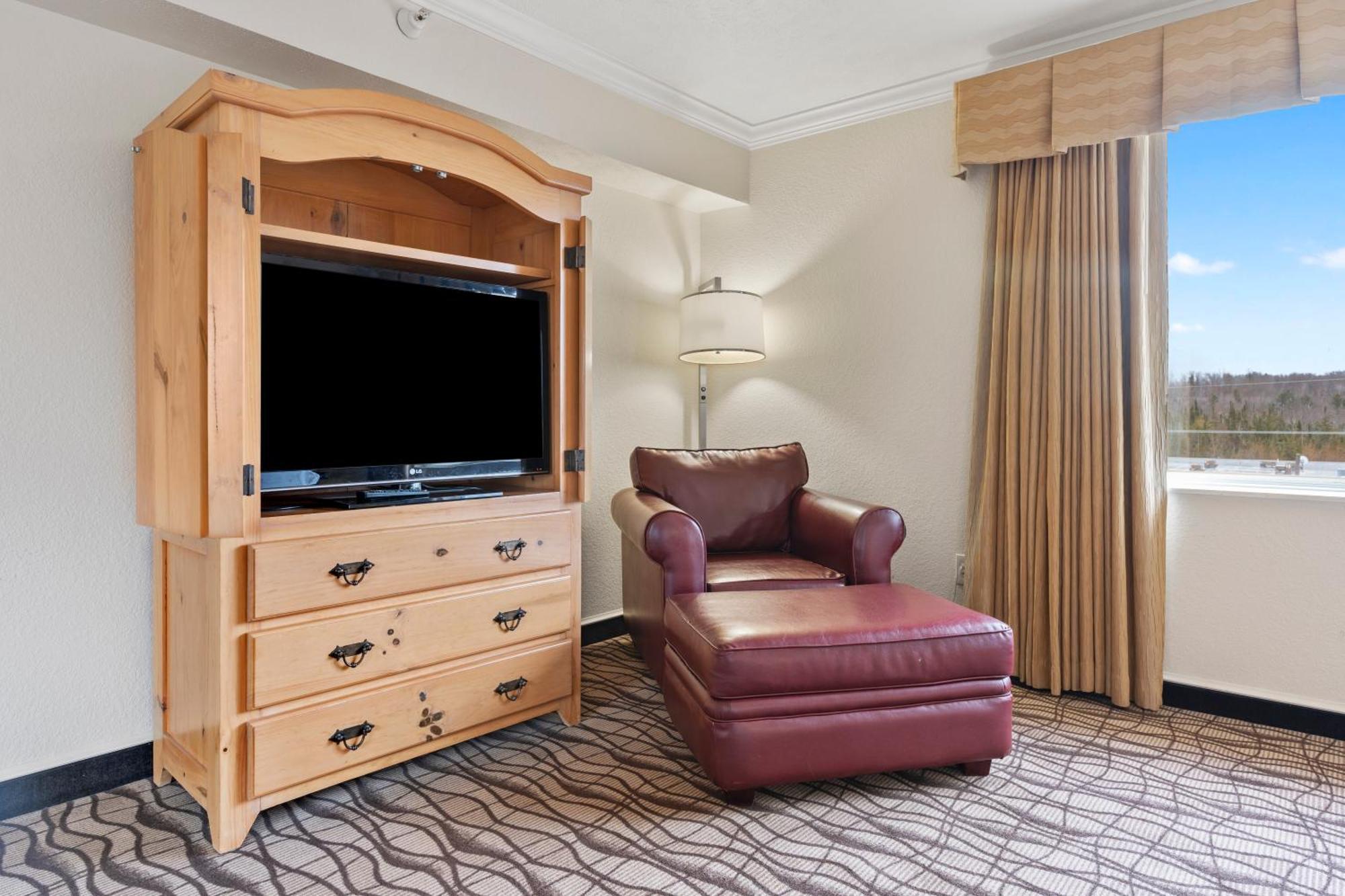 Cherry Tree Inn & Suites Traverse City Ngoại thất bức ảnh