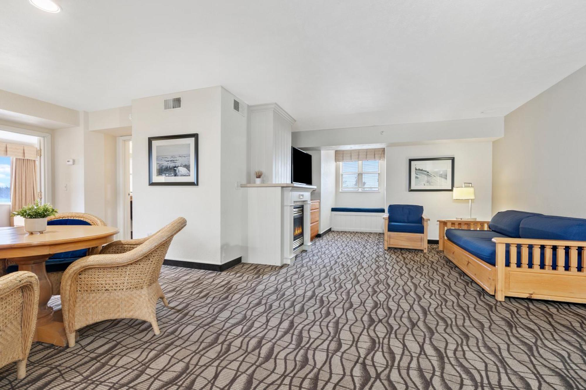 Cherry Tree Inn & Suites Traverse City Ngoại thất bức ảnh