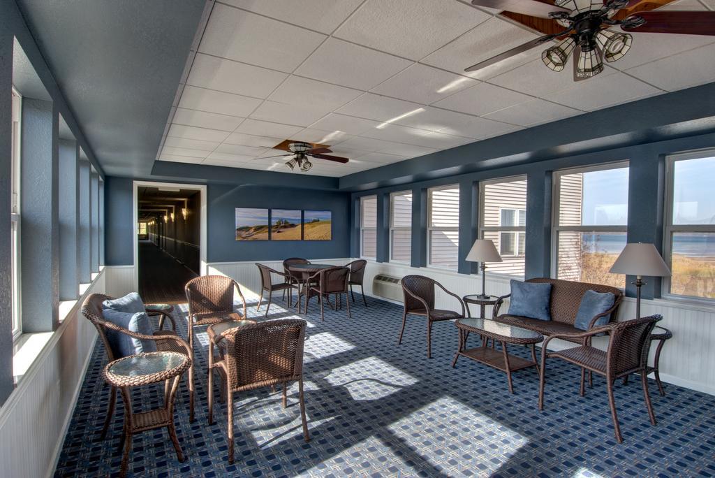 Cherry Tree Inn & Suites Traverse City Ngoại thất bức ảnh